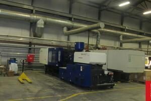 Монтаж в цеху термопластавтомата